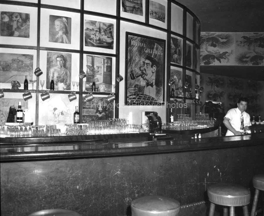 Romanoffs Restaurant 1950 2.jpg